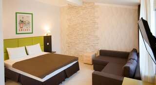 Гостиница Есенин Курган Стандартный номер с балконом-2