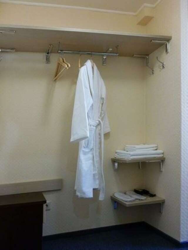 Гостиница Есенин Курган-82