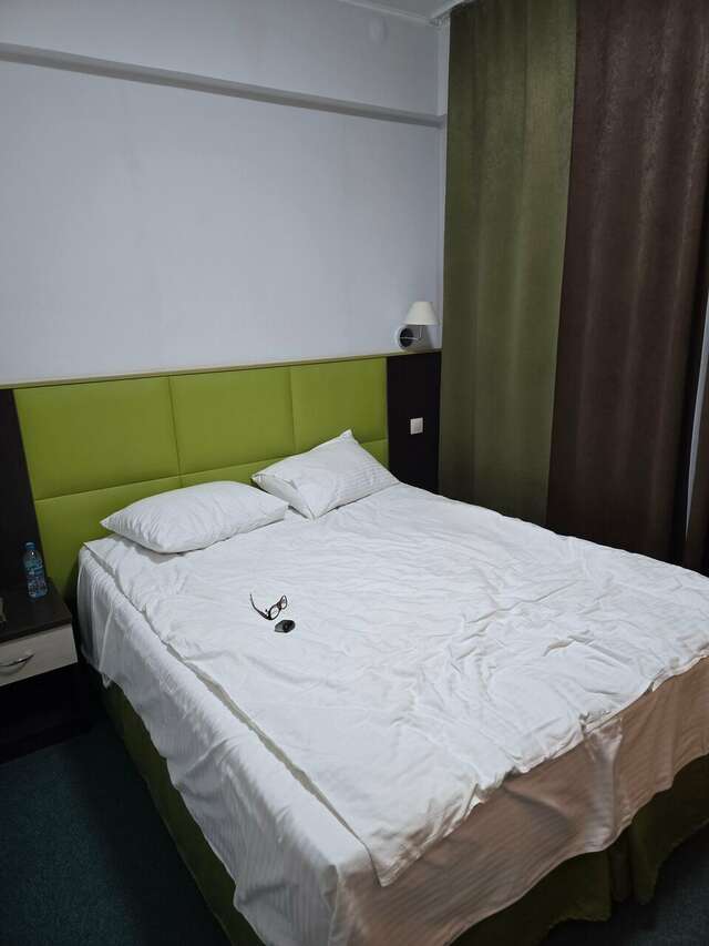 Гостиница Есенин Курган-213