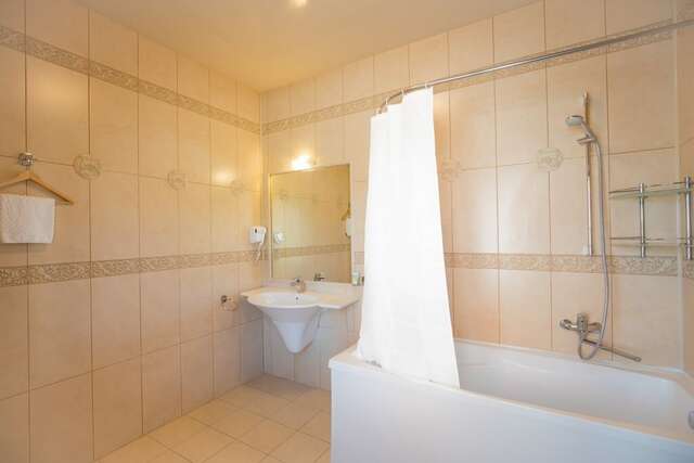 Гостиница Есенин Курган-251